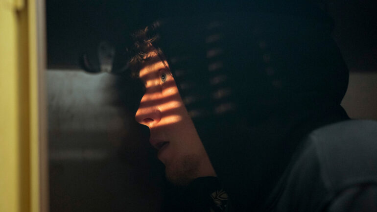 «I Came By» du réalisateur de «Under the Shadow» est maintenant disponible sur Netflix [Bande-annonce]