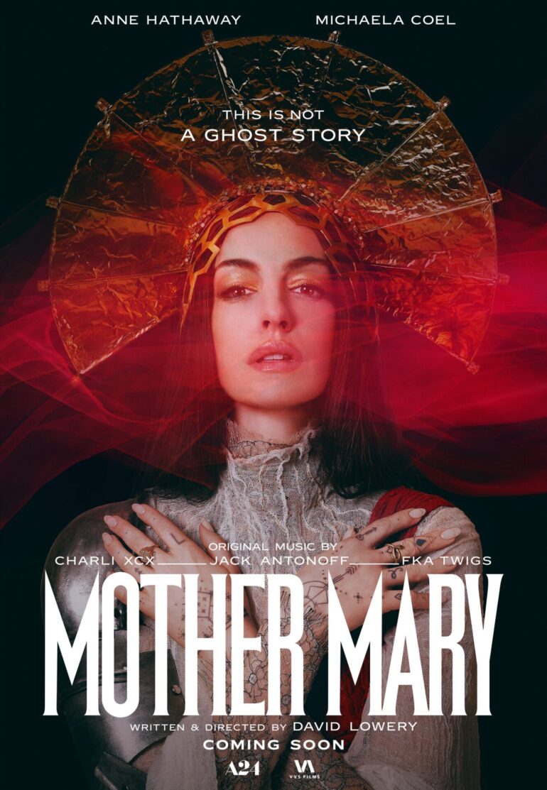 « Mother Mary » : le réalisateur de « A Ghost Story » dirige Anne Hathaway dans un drame musical attendu ce printemps 2026 [Bande-annonce]